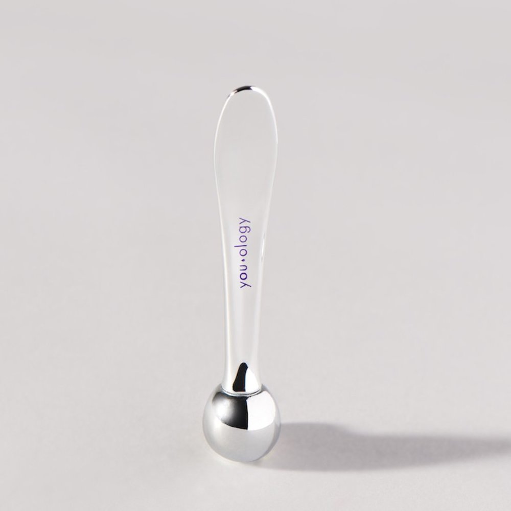 Younique eye cream applicator